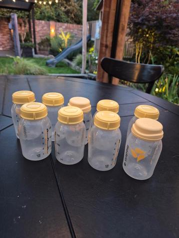 9 Medela Flesjes - Ideaal voor moedermelk! beschikbaar voor biedingen