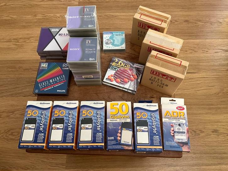 Diverse cartridges en optical disks, nieuw, Computers en Software, Beschrijfbare discs, Zo goed als nieuw, Overige typen, Ophalen