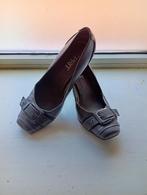 Grijs lederen/ leren damesschoenen/ pumps/ hakken | maat 40, Pumps, Ophalen of Verzenden, Zo goed als nieuw, Grijs