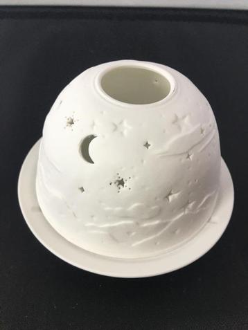 Wit porcelain waxinelichthouder  beschikbaar voor biedingen