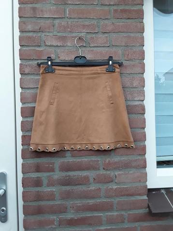 Nieuw!Suede look rok van FB sister, S mooi bewerkt onderkant beschikbaar voor biedingen