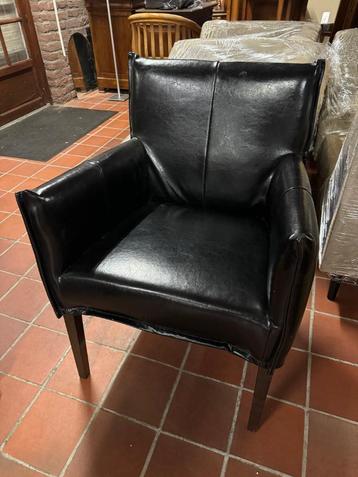 4 NIEUWE ZWARTE LEDEREN ARMSTOELEN - EETKAMERSTOELEN -50% beschikbaar voor biedingen