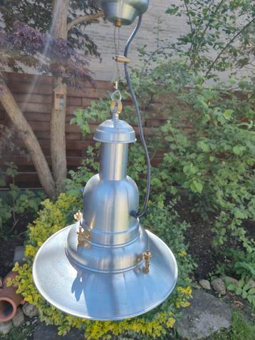 Hangende (scheeps)lamp beschikbaar voor biedingen
