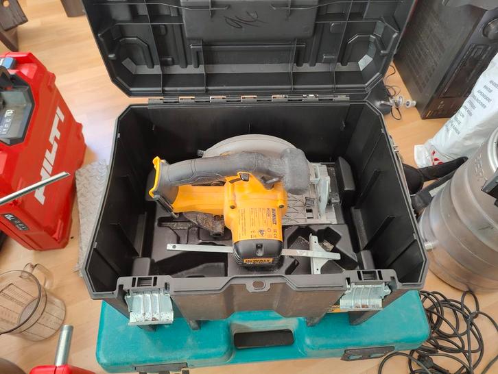DeWalt 18V Cirkelzaag - Zo Goed Als Nieuw (Zonder Accu), Doe-het-zelf en Verbouw, Gereedschap | Zaagmachines, Ophalen of Verzenden
