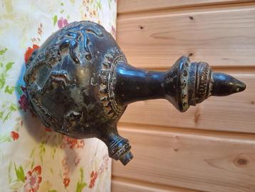 Antieke oliekan beschikbaar voor biedingen