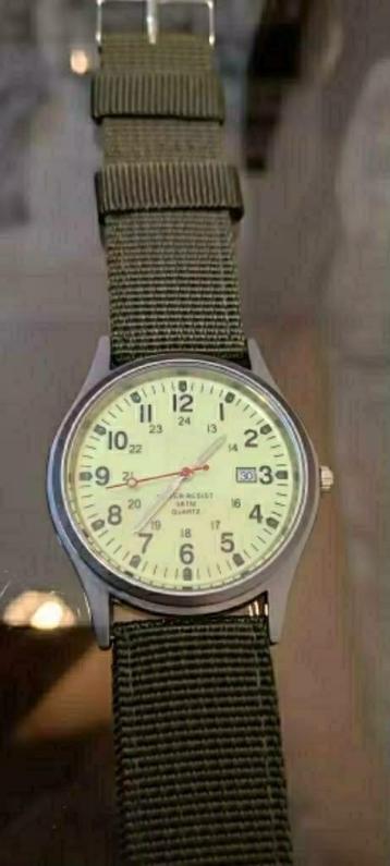 Legerhorloge beige bruin uraniumgroen 's nachts afleesbaar beschikbaar voor biedingen