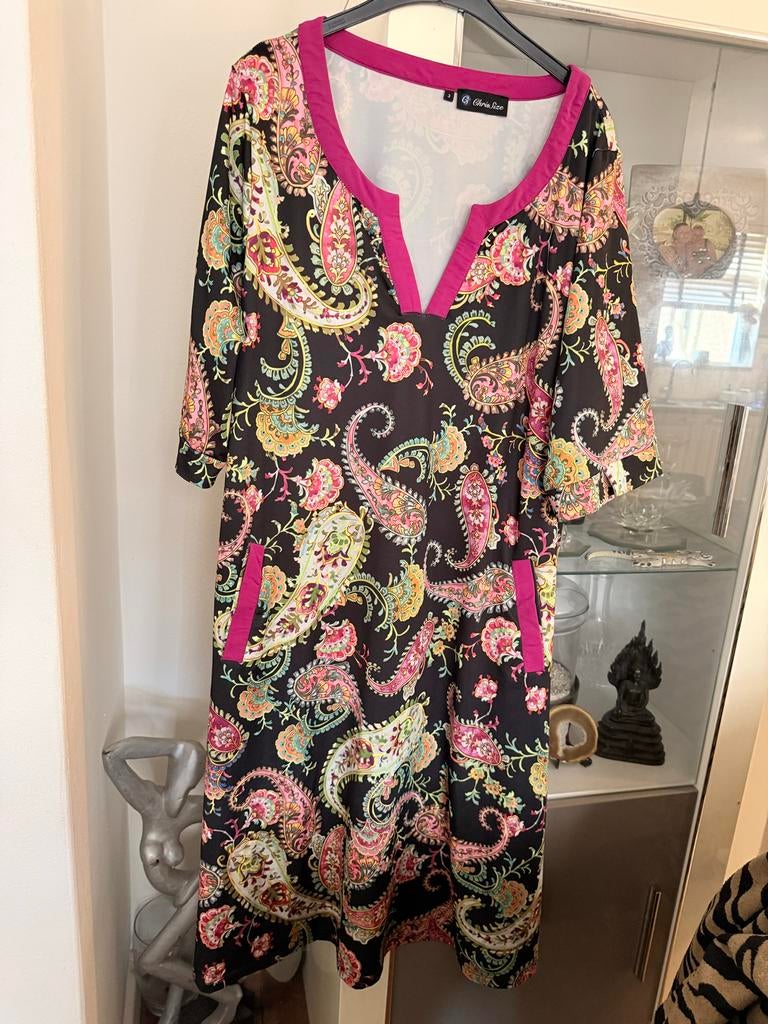 Exclusieve Chris Size jurk maat 50 - Zomerse print, Kleding | Dames, Grote Maten, Zo goed als nieuw, Jurk, Zwart, Ophalen of Verzenden