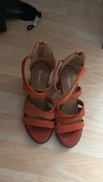Hakken, Oranje, Ophalen of Verzenden, Excellent, Schoenen met hoge hakken