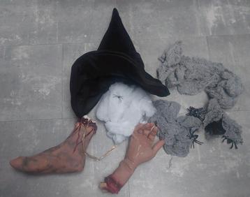 Halloween afgehakte voet /hand ,heksenhoed spinneweb beschikbaar voor biedingen