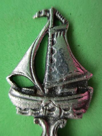 (F9662)  Zeilboot (Nachtwacht in bak) suikerschep  beschikbaar voor biedingen