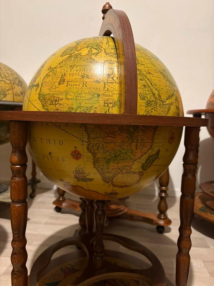 Antieke bar globe drank wereldbol barglobe minibar globebar, Huis en Inrichting, Woonaccessoires | Wereldbollen, Zo goed als nieuw