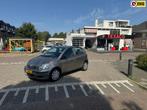 Toyota Yaris 1.3 VVT-i Terra, Voorwielaandrijving, Gebruikt, 4 cilinders, 400 kg