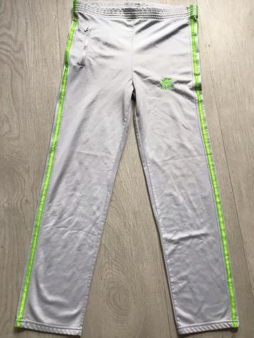 Witte adidas trainingsbroek maat L beschikbaar voor biedingen