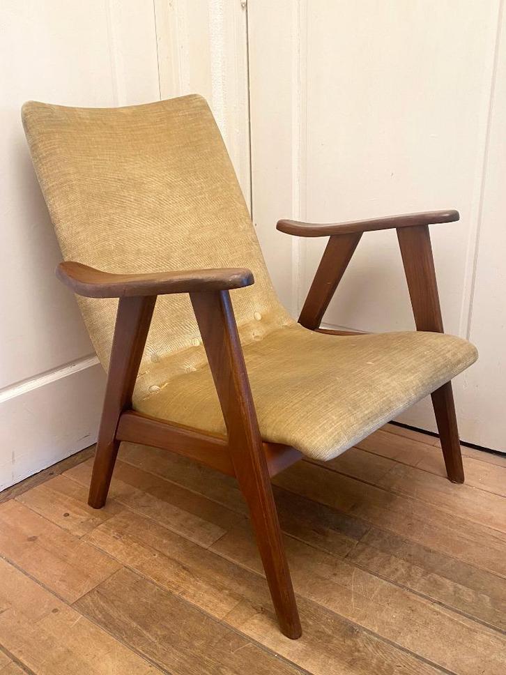 Vintage Wébé sixties teak fauteuil van Louis van Teeffelen, Huis en Inrichting, Fauteuils, Gebruikt, Hout, Stof, 50 tot 75 cm