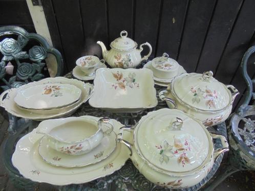 Servies Edelstein Bavaria Maria-Theresia groen/grijze bloem, Antiek en Kunst, Antiek | Servies los, Ophalen of Verzenden