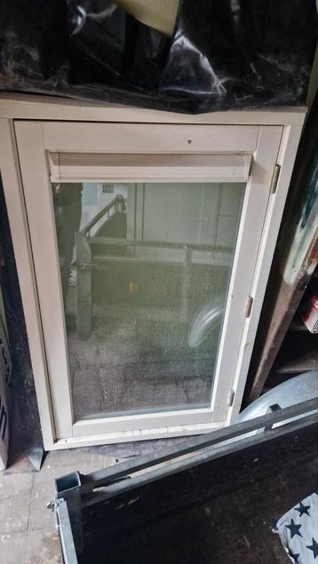 Raamkozijn met HR++ glas beschikbaar voor biedingen