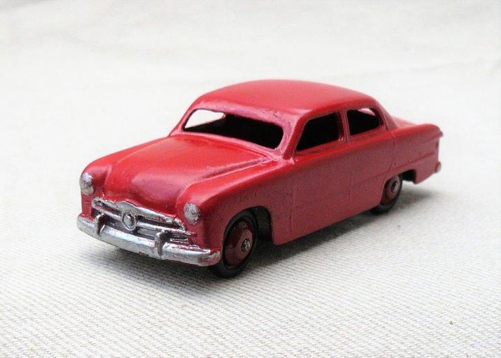 Dinky Toys GB 139A Ford Fordor sedan 1950. Gerestaureerd., Antiek en Kunst, Antiek | Speelgoed, Ophalen of Verzenden