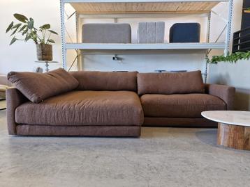 NIEUW luxe met donsveren gevulde 4-zits bank + chaise longue beschikbaar voor biedingen
