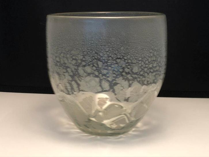 A.D. Copier: serica vaas 65 tincraquelé 15 cm Leerdam 1940, Antiek en Kunst, Antiek | Glas en Kristal, Ophalen of Verzenden