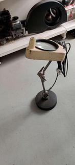 vintage vergrootglas op standaard, Hobby en Vrije tijd, Vergrootglazen, Loepen en Loeplampen, Ophalen, Gebruikt, Vergrootglas of Loep