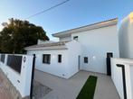 SUPER kwaliteits 3 slaapkamer 2 badkamer villa SLEUTELKLAAR, 145 m², Dorp, Spanje, Woonhuis