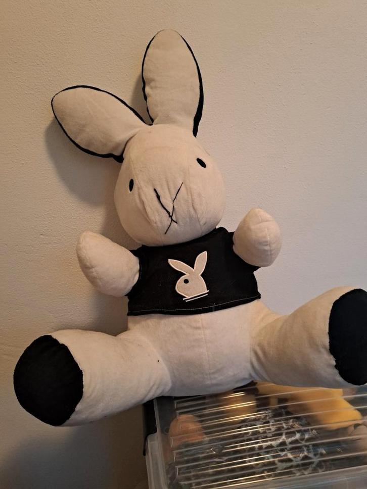 Grote playboy knuffel.  Zsm ophalen, Kinderen en Baby's, Speelgoed | Knuffels en Pluche, Zo goed als nieuw, Konijn, Ophalen of Verzenden
