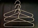 Retro, gestoffeerde, metalen kleerhangers / koord hangers, Ophalen of Verzenden, Zo goed als nieuw, Metaal, Kinderen