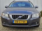 Volvo V70 2.4 D5 Summum /Automaat/Stoelverwarming/Leer/Xenon, Gebruikt, Zwart, 179 €/maand, 2000 kg