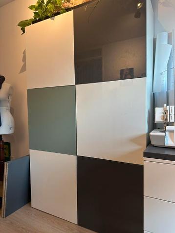IKEA Besta kast, met veel planken - afbeelding 1