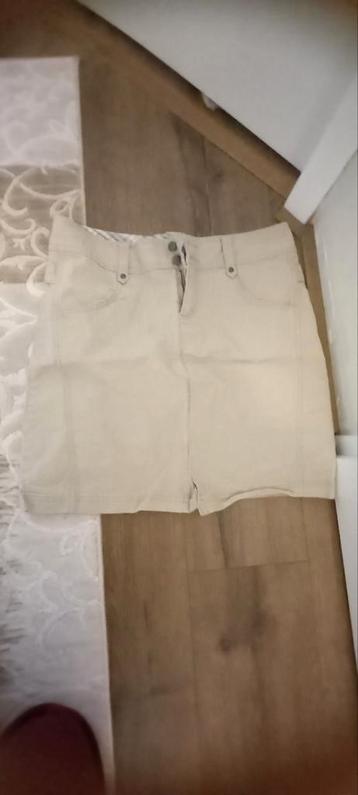 Columbia maat 8 mini rok beschikbaar voor biedingen