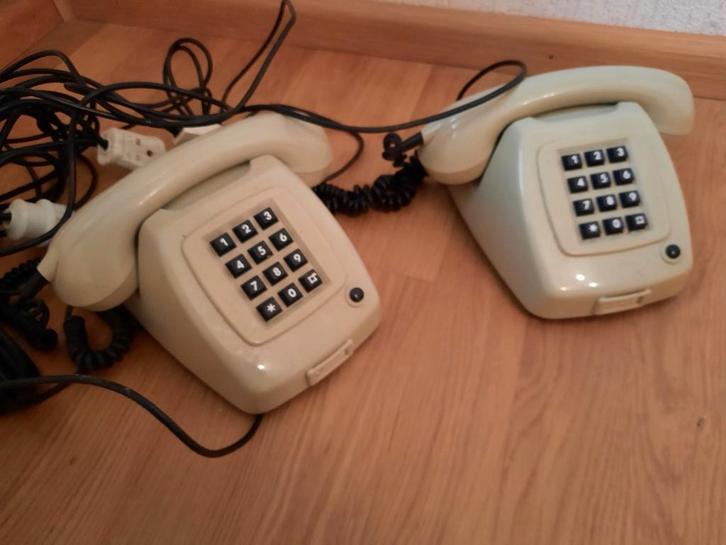 Twee PTT T65 TDK druktoetsen telefoons, Telecommunicatie, Vaste telefoons | Niet Draadloos, Gebruikt, Ophalen of Verzenden