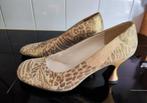 Stuart Weitzman goudleren pumps met panterprint, mt 35, Kleding | Dames, Schoenen, Pumps, Overige kleuren, Stuart Weitzman, Ophalen of Verzenden
