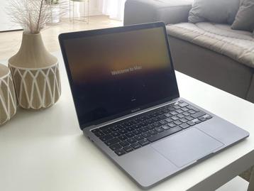 Macbook PRO M1 | Zo goed als nieuw | 150 +- cycli beschikbaar voor biedingen