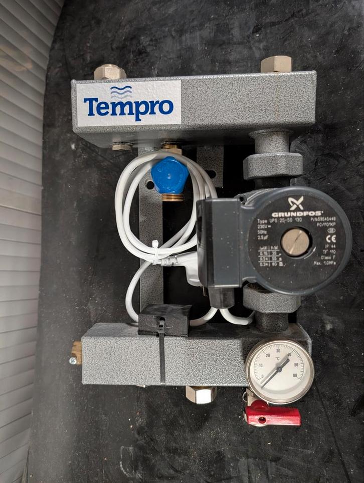 Vloerverwarming 1 groep met Grundfos pomp, Doe-het-zelf en Verbouw, Sanitair, Gebruikt, Overige typen, Ophalen