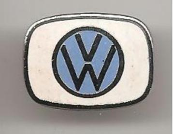 VW Volkswagen email op zilverkl auto broche ( D_157 ) beschikbaar voor biedingen