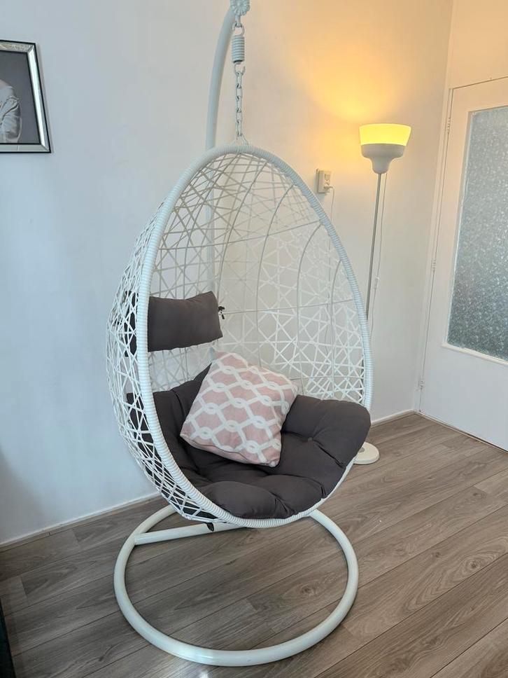 Moet nu weg! hangstoel, Huis en Inrichting, Stoelen, Zo goed als nieuw, Eén, Kunststof, Wit, Ophalen