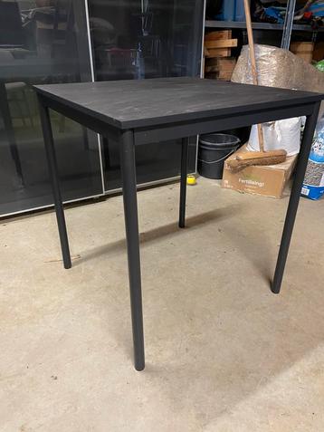Vierkant tafeltje zwart 67x67 cm, hoogte 76 cm beschikbaar voor biedingen