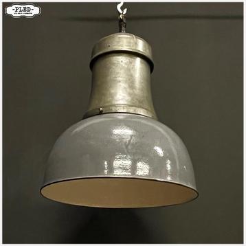 Grote industriële hanglamp Lamp beschikbaar voor biedingen
