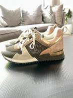 Louis Vuitton sneakers, Ophalen of Verzenden, Gedragen