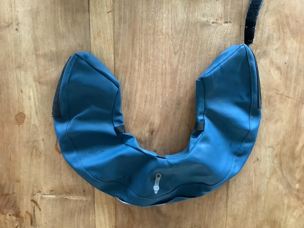Opblaasbare hondenkraag, blauw, medium large, Dieren en Toebehoren, Honden-accessoires, Ophalen of Verzenden, Zo goed als nieuw