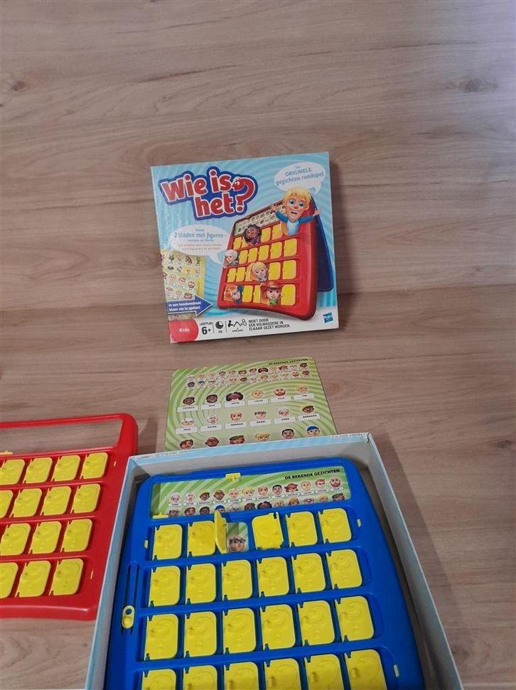 wie is het ? - s1813, Hobby en Vrije tijd, Gezelschapsspellen | Bordspellen, Zo goed als nieuw, Ophalen of Verzenden
