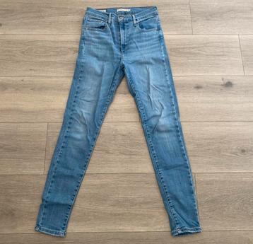 Levi’s skinny jeans beschikbaar voor biedingen