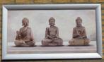 Afbeelding in lijst: 3 Boeddha's Afmetingen 110.5cm x 60.5cm, Gebruikt, Ophalen of Verzenden