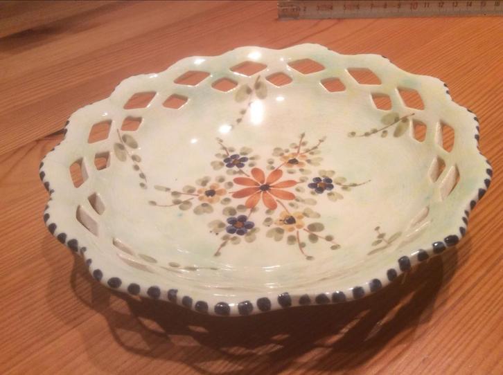 Flora Gouda Plateelschaal - 17cm, Antiek en Kunst, Antiek | Schalen, Ophalen of Verzenden