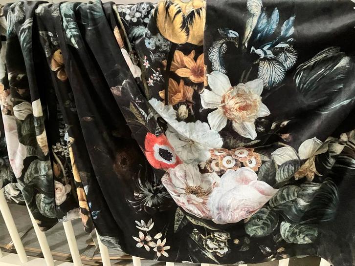 Mooie gordijn stof met bloemenprint, Huis en Inrichting, Woonaccessoires | Plaids en Woondekens, Zo goed als nieuw, Ophalen of Verzenden