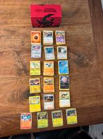 Hele stapel pokemon kaarten en bewaardoos, Hobby en Vrije tijd, Verzamelkaartspellen | Pokémon, Ophalen of Verzenden, Meerdere kaarten