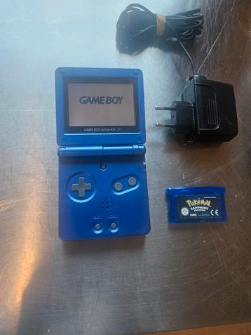 Zeer mooie nintendo gameboy sp. Pokemon saphire.  beschikbaar voor biedingen