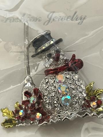 Nieuwe broche sneeuwpop 5 cm beschikbaar voor biedingen