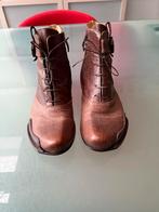 UNIEK en bijzonder enkellaarsje maat 40,5, Bruin, Lage of Enkellaarzen, Nieuw, Ophalen of Verzenden