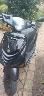 Piaggo zip 4t met turbo kit uitlaat, Fietsen en Brommers, Scooters | Piaggio, Ophalen, Zo goed als nieuw, Benzine, Zip